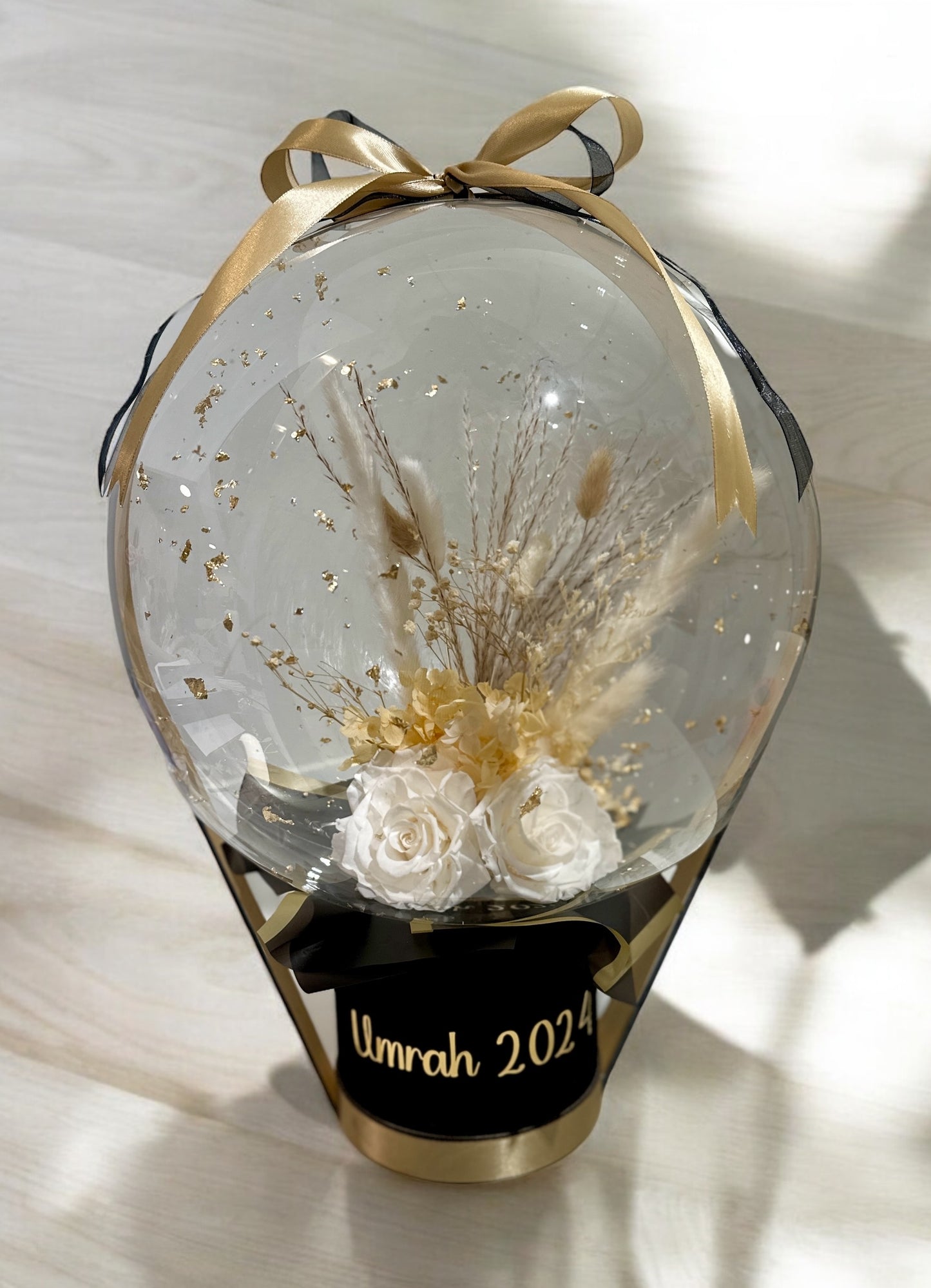 Luxury Balloon Arrangement with Preserved Roses