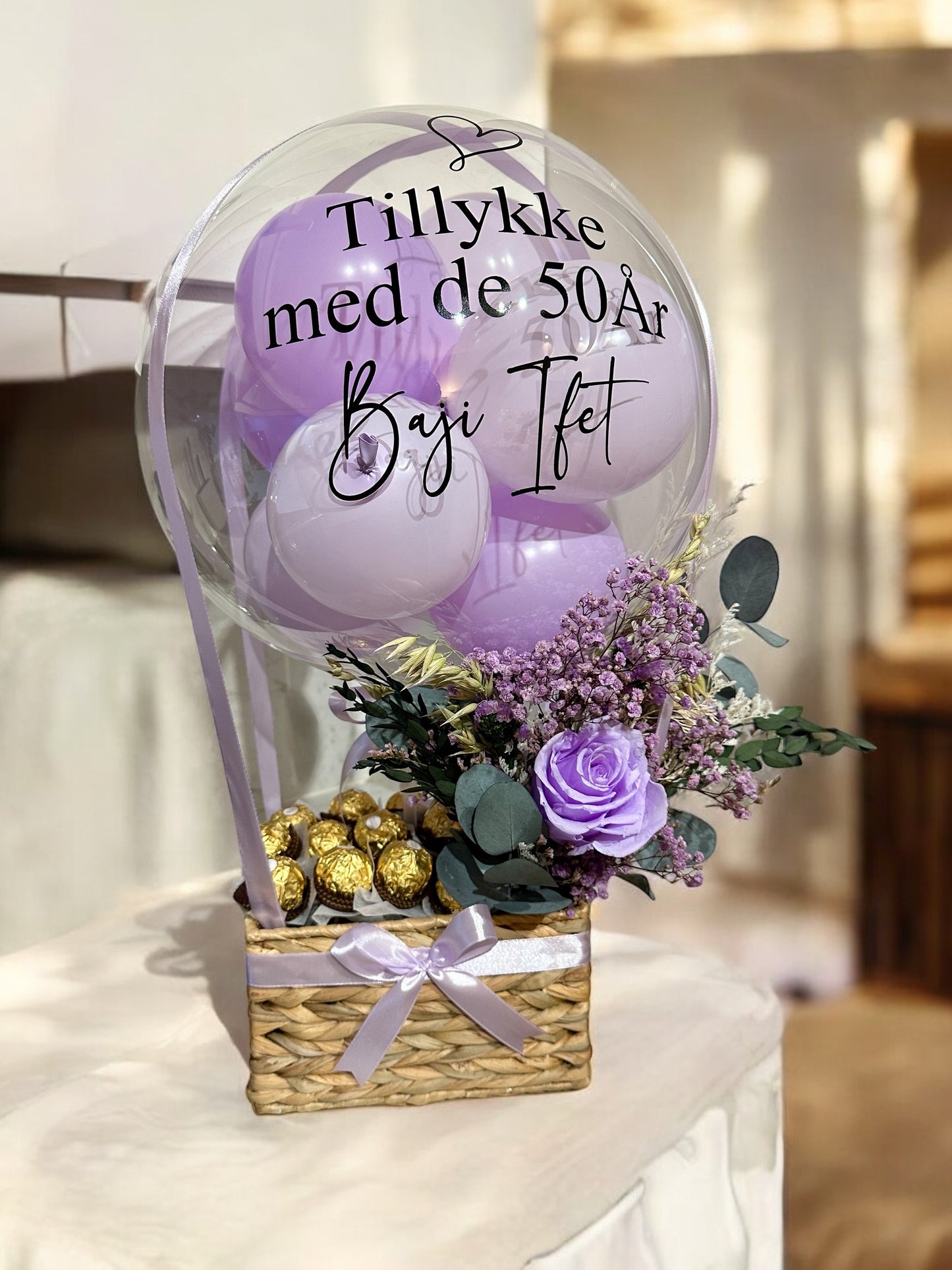 “Bloom Basket” – Personalized Balloon & Chocolate Gift